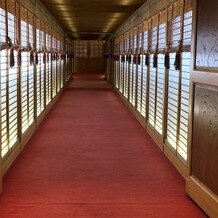 東郷神社／東郷記念館の画像｜雨天時に本殿に向かう回廊がとにかく素敵でした。