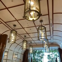ヨコハマ グランド インターコンチネンタル ホテルの画像｜チャペルの天井と照明