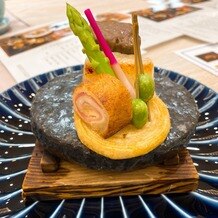 乃木神社・乃木會館の画像｜メインのお食事。熱々の石の上に乗っていて、冷めない工夫が「おもてなし」の心を感じました。