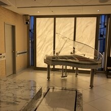 スイスホテル南海大阪の画像｜チャペルにあるピアノ