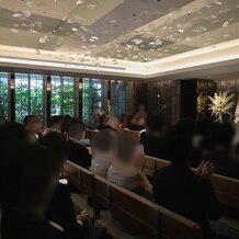 スイスホテル南海大阪の画像｜窓から見える緑が差し色になっていました