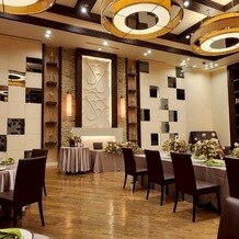 ル・シャン・ド・ククの画像｜大人っぽい披露宴会場