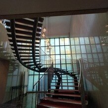 ホテルグランドヒル市ヶ谷の画像｜写真スポットにもなる階段