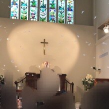 THE ABBEY CHURCH（アビー・チャーチ）の画像｜羽根が舞う演出が素敵でした。