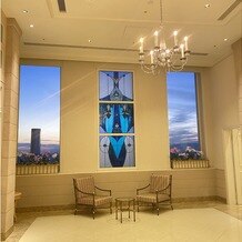 名古屋マリオットアソシアホテルの画像｜名古屋マリオットアソシアホテル内にあるチャペル
入口外側の景色