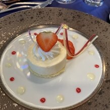 名古屋マリオットアソシアホテルの画像｜デザートにはウェディングケーキのおすそわけをいただきました。