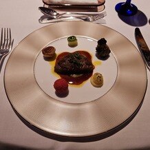 名古屋マリオットアソシアホテルの写真｜牛肉の料理。盛り付けが素敵。