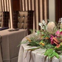 ホテルアソシア豊橋の画像｜サイドテーブルの装花