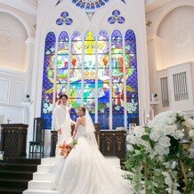 GLLARE　MARUYAMA（グラーレ　マルヤマ）の写真｜リラベル教会のステンドグラスがとても綺麗です！