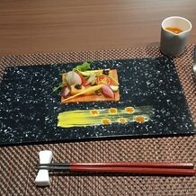 SHOHAKUEN HOTEL（松柏園ホテル）の画像｜前菜~トマトのドレッシング付き~
夏らしく見た目も涼しげ