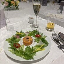 SHOHAKUEN HOTEL（松柏園ホテル）の画像｜サーモンのサラダ