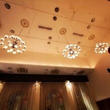 シャトー文雅　レストラン＆ウエディングの画像｜天井部分の装飾