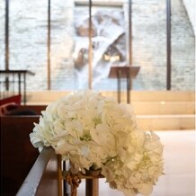 オリエンタルホテル 神戸・旧居留地の画像｜お花はこの白いあじさいがベースで置かれています