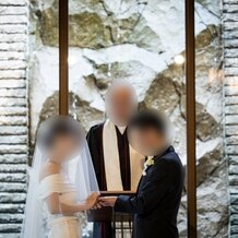 オリエンタルホテル 神戸・旧居留地の画像｜チャペルにて結婚指輪の交換