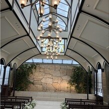 THE KAWABUN NAGOYAの画像｜奥の石のところで水が流れてます。結構水の流れる音はします。