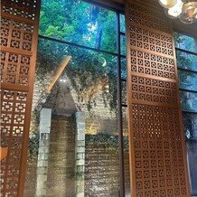 WITH THE STYLE FUKUOKA （ウィズザスタイルフクオカ）の写真｜生演奏で感動。水が流れているので雨の日も気にならない会場でした。