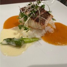 L'Ａｌｌｉａｎｃｅ（ラリアンス）の写真｜お魚料理(旬のお魚のポワレ美瑛米のリゾットピクルスソース)