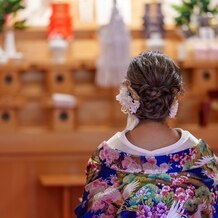 五十嵐邸ガーデン（ＴＨＥ　ＧＡＲＤＥＮ　ＨＯＵＳＥ　ＩＫＡＲＡＳＨＩ）の写真｜神前式の様子。