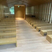 エルム ガーデンの写真｜この日は雨でしたが驚きのこの明るさでした！