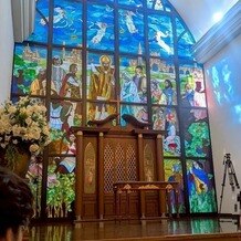 仙台ゆりが丘 マリアージュ アン ヴィラの写真｜チャペルのステンドグラスです