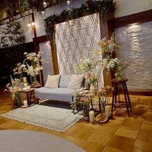 クオーリ　クオーリの画像｜春っぽい装花にしました！