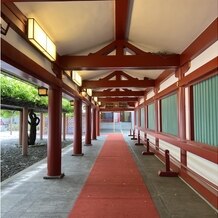 日枝神社結婚式場（日枝あかさか）の写真｜控室から神殿までの実際に歩く通路です