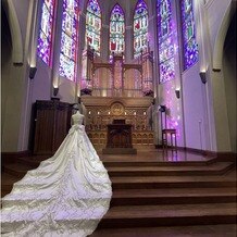 プリムローズの写真｜自然光がステンドグラスに差し込む大聖堂。実際に行ってみると圧巻でした。
