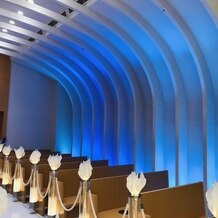 コートヤード・マリオット銀座東武ホテル／ＡＣホテル・バイ・マリオット東京銀座の画像｜チャペル
照明の色が変わります。