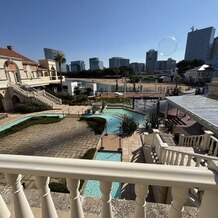 OCEAN&amp;amp;RESORT MARIZON（オーシャン＆リゾート　マリゾン）の写真｜挙式と披露宴の間でガーデンパーティーができる場所です。