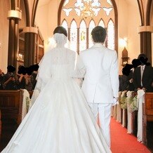 ＳＴ. ＭＡＲＧＡＲＥＴ　ＷＥＤＤＩＮＧ（セント・マーガレット　ウエディング）の画像｜入場シーン。最初から新郎新婦で入場