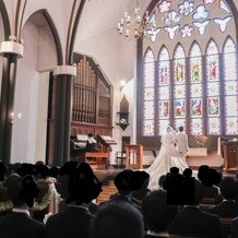 ＳＴ. ＭＡＲＧＡＲＥＴ　ＷＥＤＤＩＮＧ（セント・マーガレット　ウエディング）の画像｜パイプオルガンが高い天井に響きます