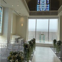 ダイワロイネットホテル和歌山の写真｜白を基調にしてるチャペルです