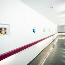ＨＩＲＯＳＨＩＭＡ　ＭＯＮＯＬＩＴＨ（広島モノリス）の写真｜回廊