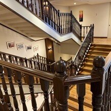 ザ・ロイヤルダイナスティ大宮（THE ROYAL DYNASTY OMIYA）の写真｜大階段