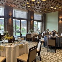 アマンダンテラス（ＡＭＡＮＤＡＮ　ＴＥＲＲＡＣＥ）の写真｜披露宴会場