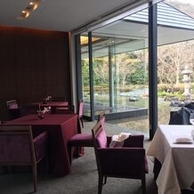 京都　北山モノリス（ＫＹＯＴＯ　ＫＩＴＡＹＡＭＡ　ＭＯＮＯＬＩＴＨ）の画像｜親族控室