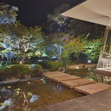 京都　北山モノリス（ＫＹＯＴＯ　ＫＩＴＡＹＡＭＡ　ＭＯＮＯＬＩＴＨ）の写真｜夕方からの披露宴も可能なので
その場合こんな感じの雰囲気です。
