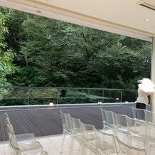 AMANDAN HILLS(アマンダンヒルズ)の画像|ガラス扉を開放した側面