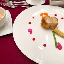 ヴィラ・グランディス　ウエディングリゾートの画像｜時計モチーフのお料理とスープ