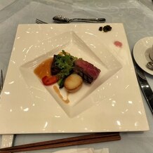 麗風つくば シーズンズテラスの画像｜お肉のメインディッシュでは、ソース、塩、わさびで食べ分けられ、良かったです。お肉もやわらか。