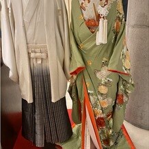 ブランレヴュー宇都宮アクアテラスの画像｜和装 羽織が緑で可愛い
