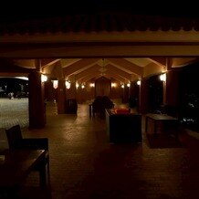 フルーツパーク富士屋ホテルの画像｜夜のフラワーシャワー通路