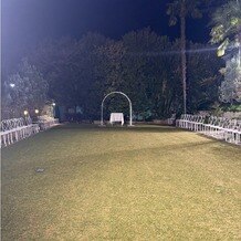 神戸北野サッスーン邸の画像｜夜の庭
