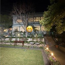 神戸北野サッスーン邸の写真｜夜の庭　ランタン的のや、デザートビュッフェもできます