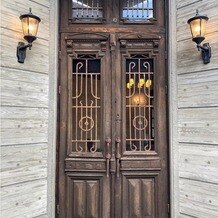 ザ・ラシュランコートの写真｜ミレニアム会場の入り口のドア