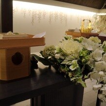 樫野倶楽部の写真｜リングピローと装花
和装挙式に合わせて会場で準備いただけました