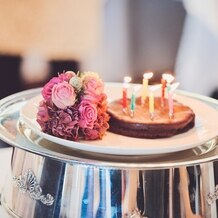 レストラン　パリサンクの写真｜当日のゲストで誕生月の方にサプライズでケーキを出していただきました。