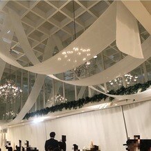 ソラ 神戸　SOLA KOBEの画像｜披露宴会場です。
天井も可愛かったです。