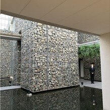 ソラ 神戸　SOLA KOBEの画像｜石造りのチャペル外観