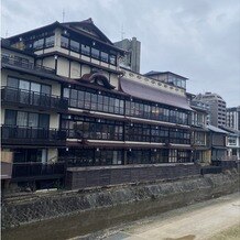FUNATSURU KYOTO KAMOGAWA RESORT （国登録有形文化財）の写真｜全体的に和風な雰囲気です。